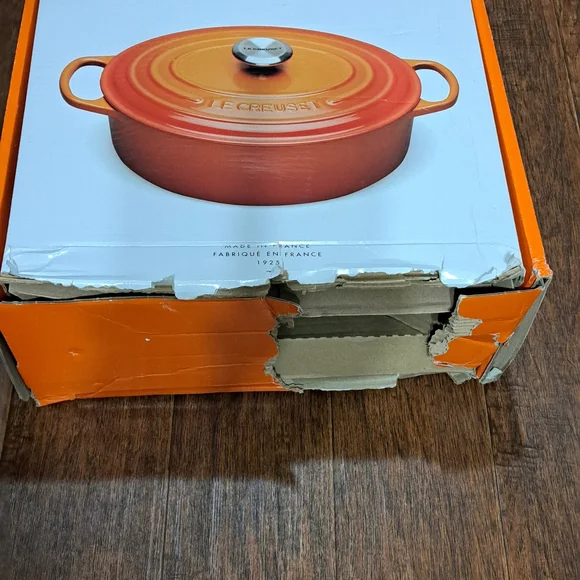 Le Creuset Turquoise Cast Iron Dutch Oven - Picture 7 of 11